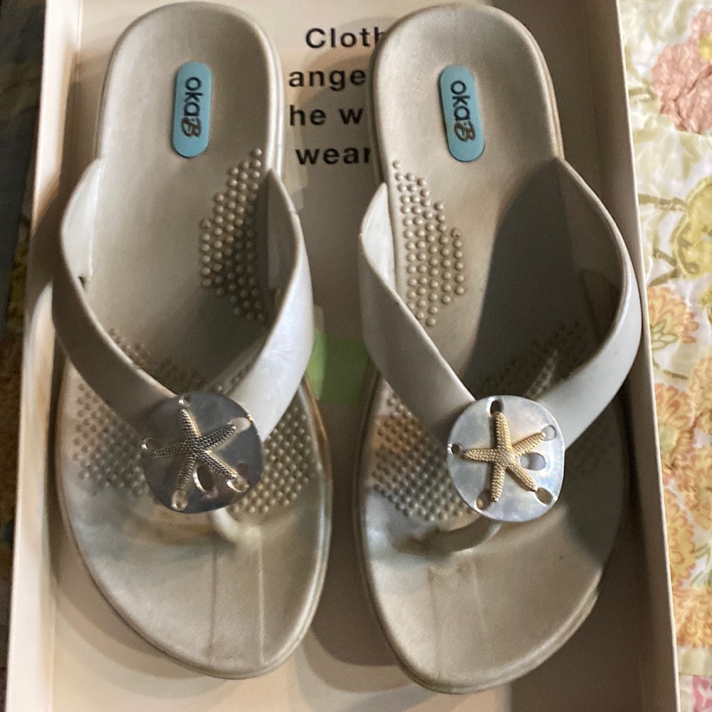 OkaB thong sandals